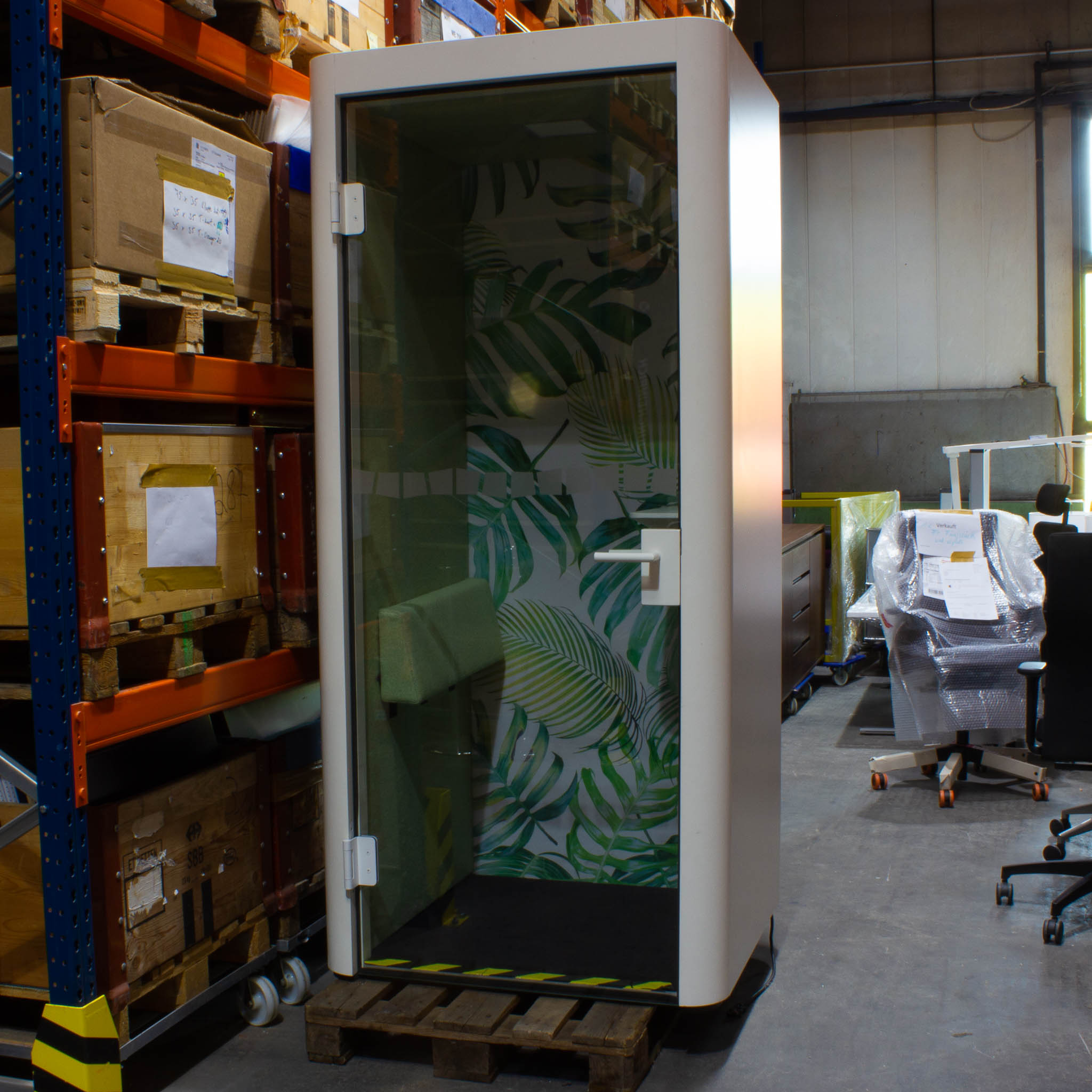 König + Neurath Quiet Box - Schallschutzkabine mit Glastür - weiß & grün