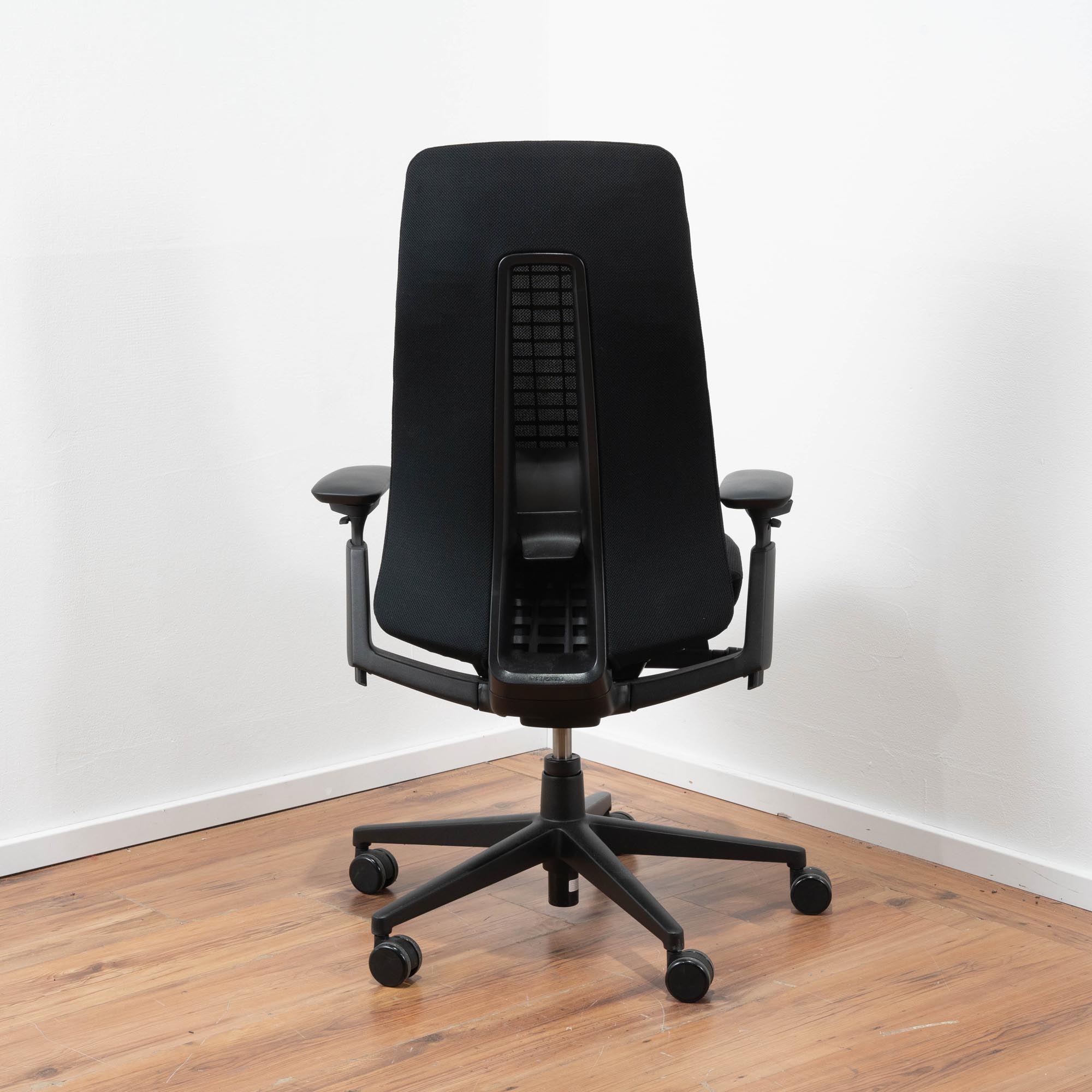 Haworth "Fern" Bürodrehstuhl Polster schwarz - Netz-Rückenlehne schwarz mit einstellbarer Lordosen Stütze - 3D Armlehnen 