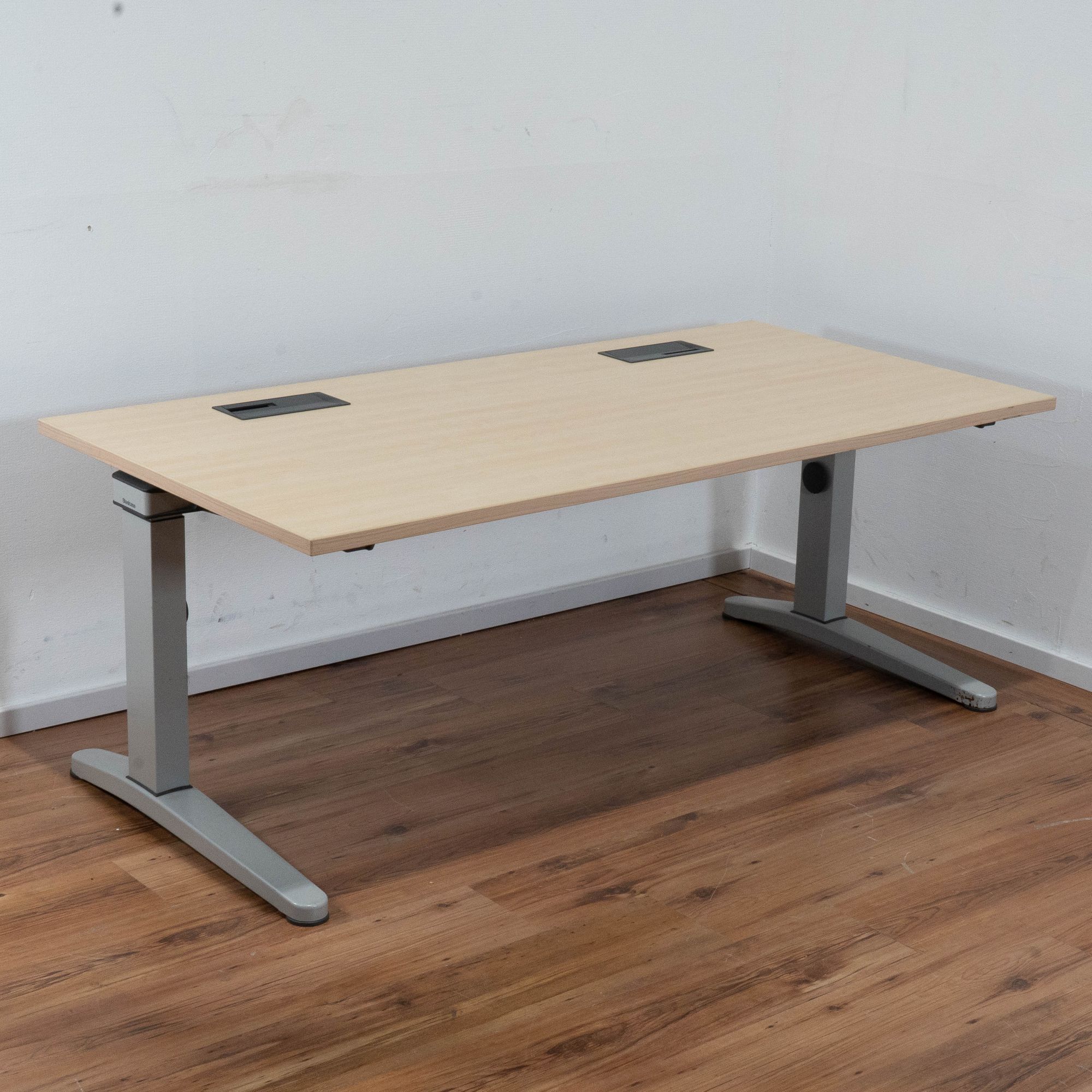 Miete: Steelcase Schreibtisch 160 x 80 cm