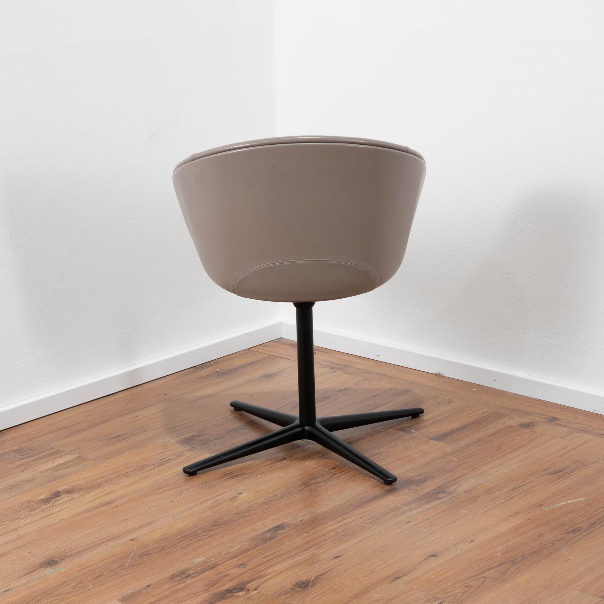 Walter Knoll "Kyo Chair" Besucherstuhl - Sitzschale Leder beige - 4-Fuß Gestell Metall schwarz