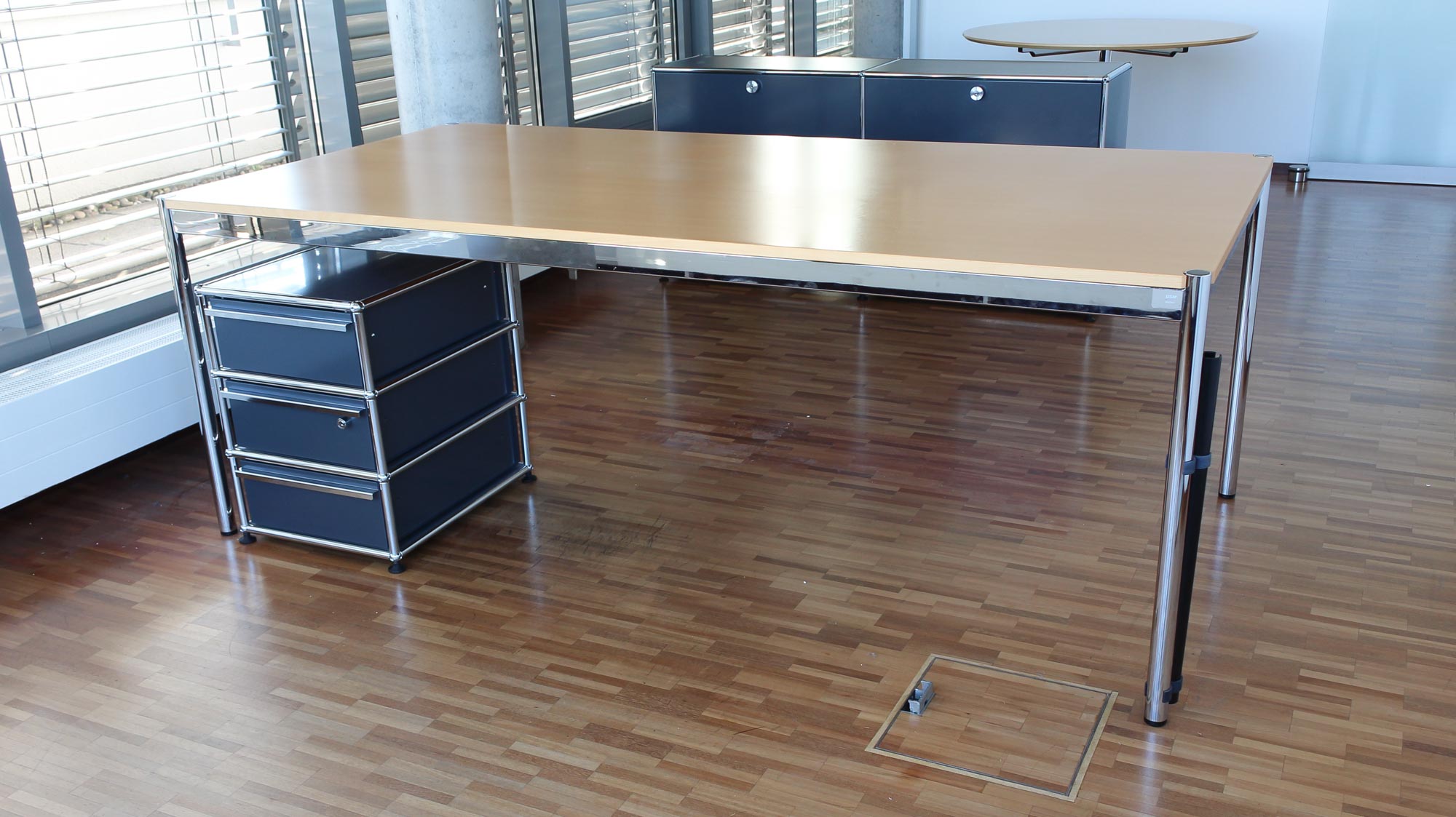 USM Haller Schreibtisch - 200x100cm in buche - Gestell 4-Fuß chrom