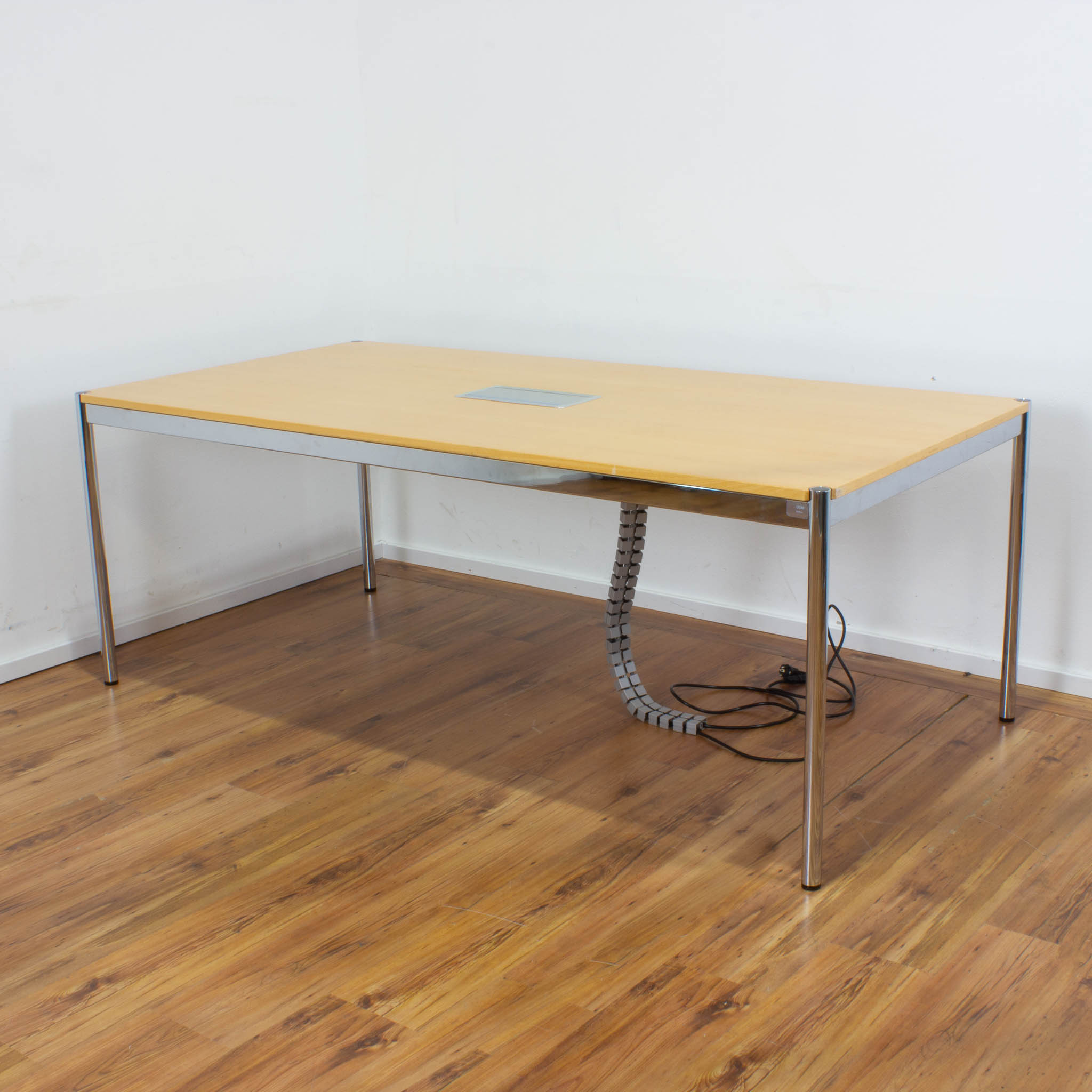 USM Haller Konferenztisch - Tischplatte buche - 4-Fußgestell chrom - 200 x 100 cm