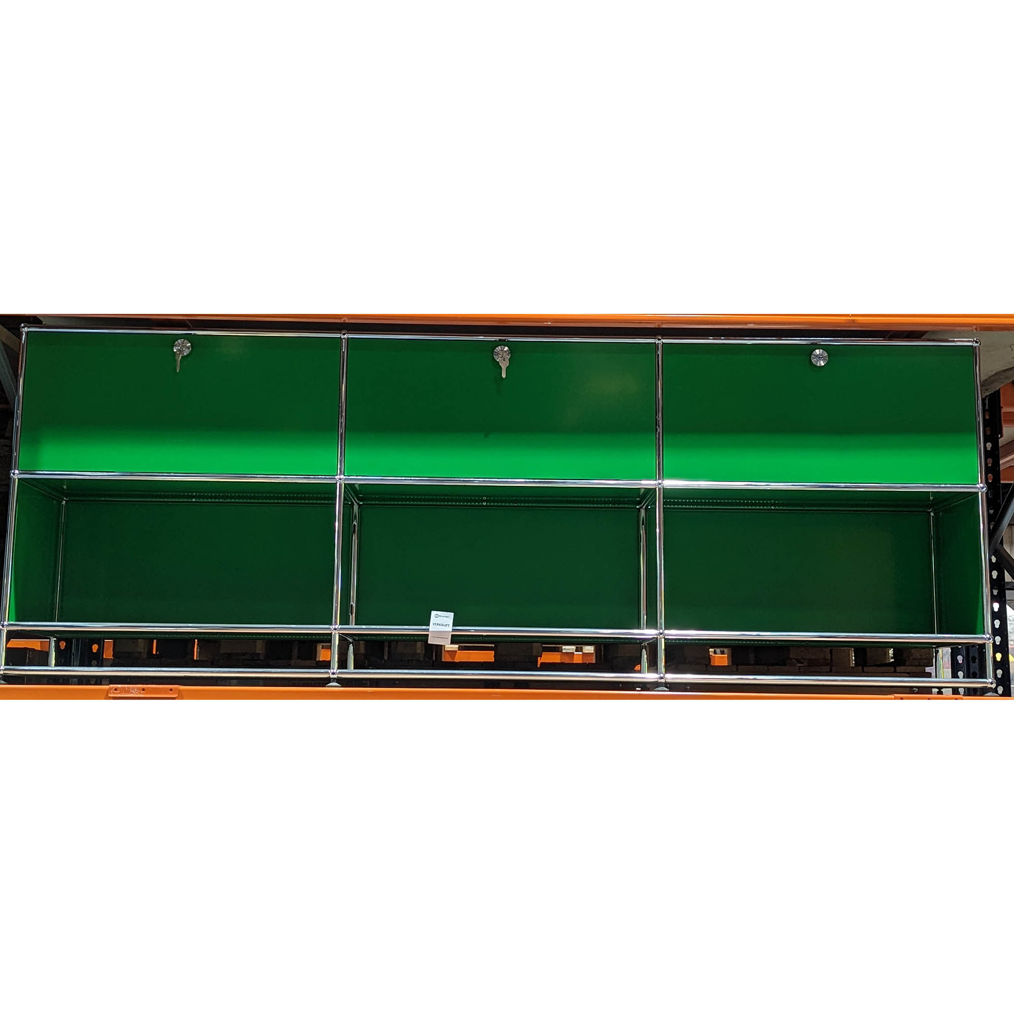 MUSTERHAUS: USM Haller Sideboard grün 2OH - 3 Klappen - 3 offene Felder - Sockel - 225 cm