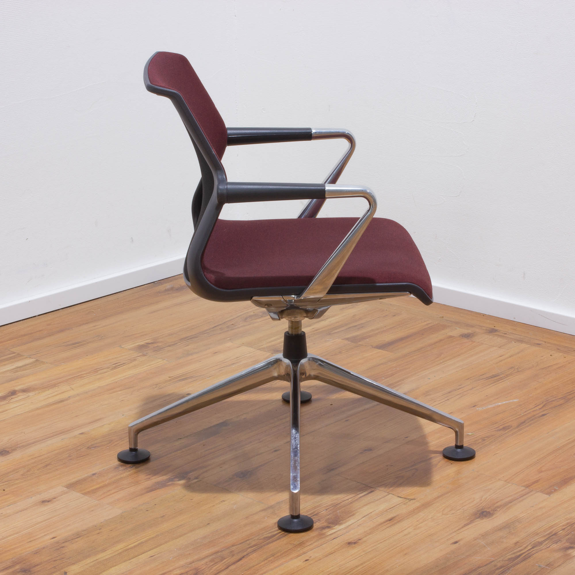 Vitra "Unix Chair" Besucherstuhl - Stoff rot / coconut- Gestell 4-Sternfuß chrom