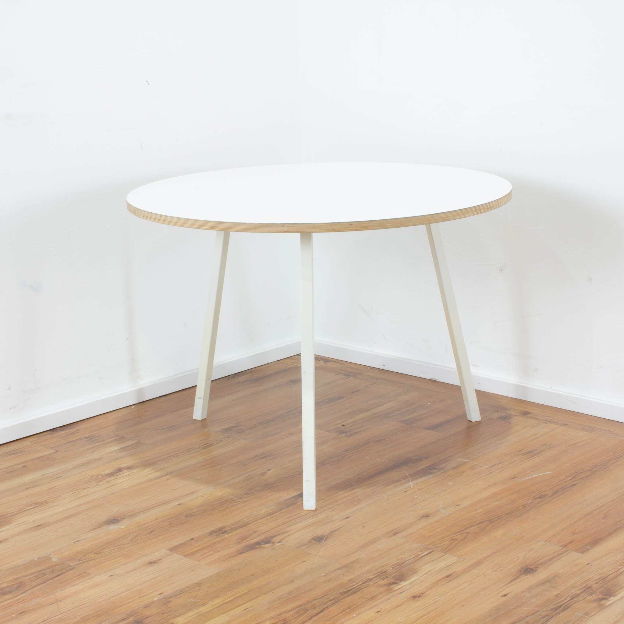 HAY Konferenztisch weiß Ø 105 cm - 3-Fußgestell weiß 