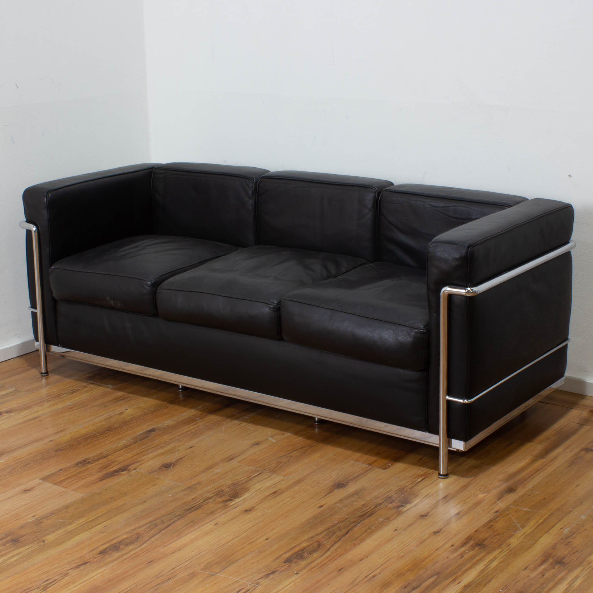 3-Sitzer Sofa Leder schwarz mit Chromgestell 