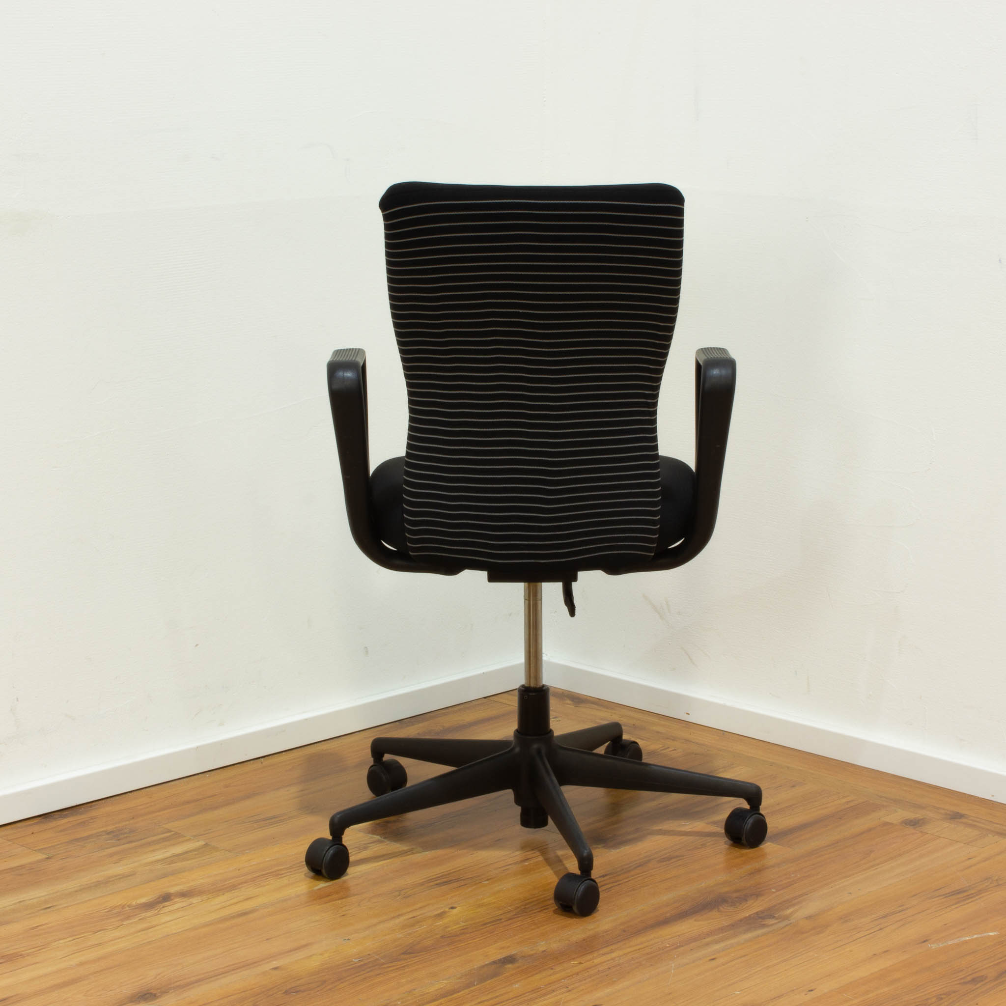 Vitra "T-Chair" Bürodrehstuhl - schwarz