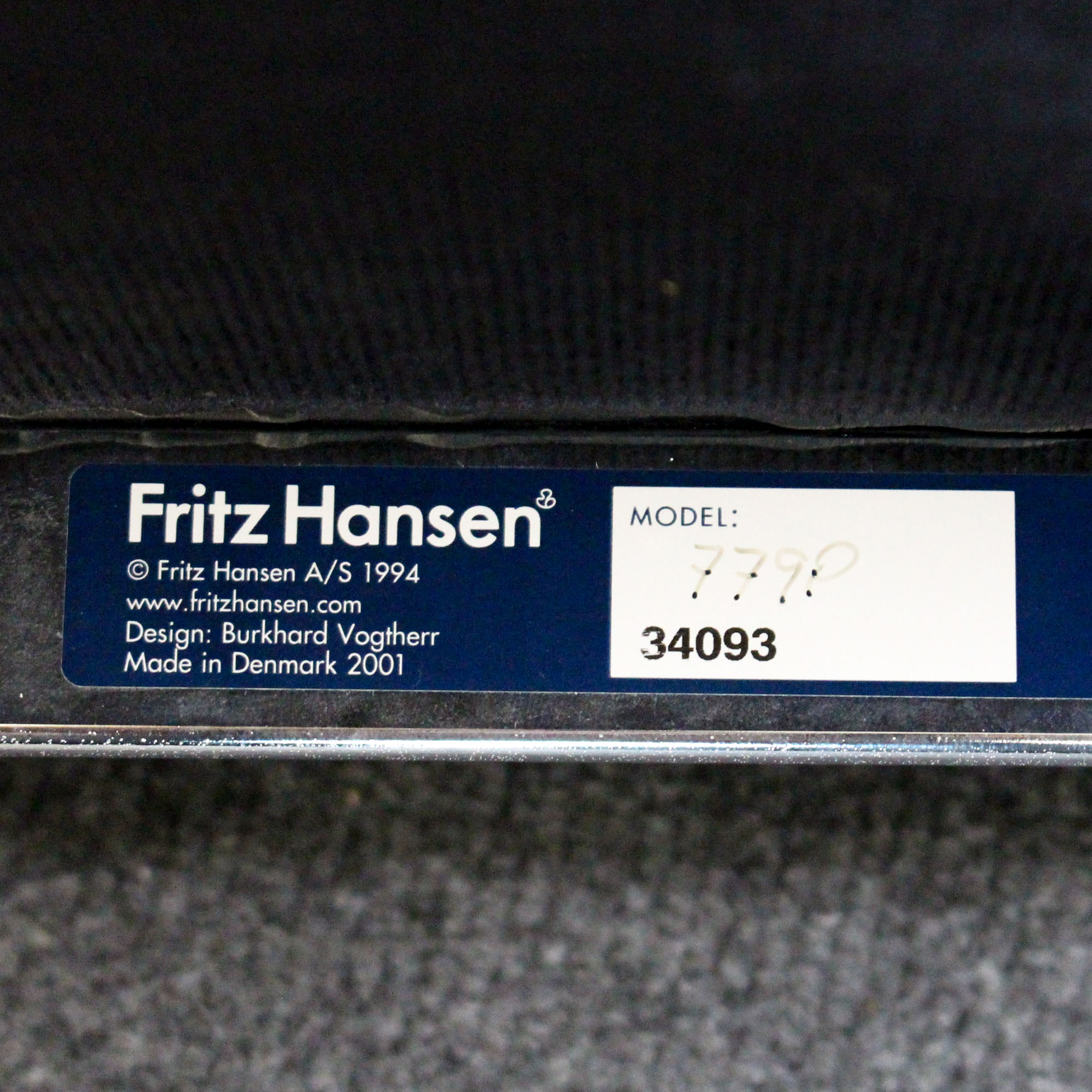 Fritz Hansen Freischwinger Spin - Leder schwarz - stapelbar