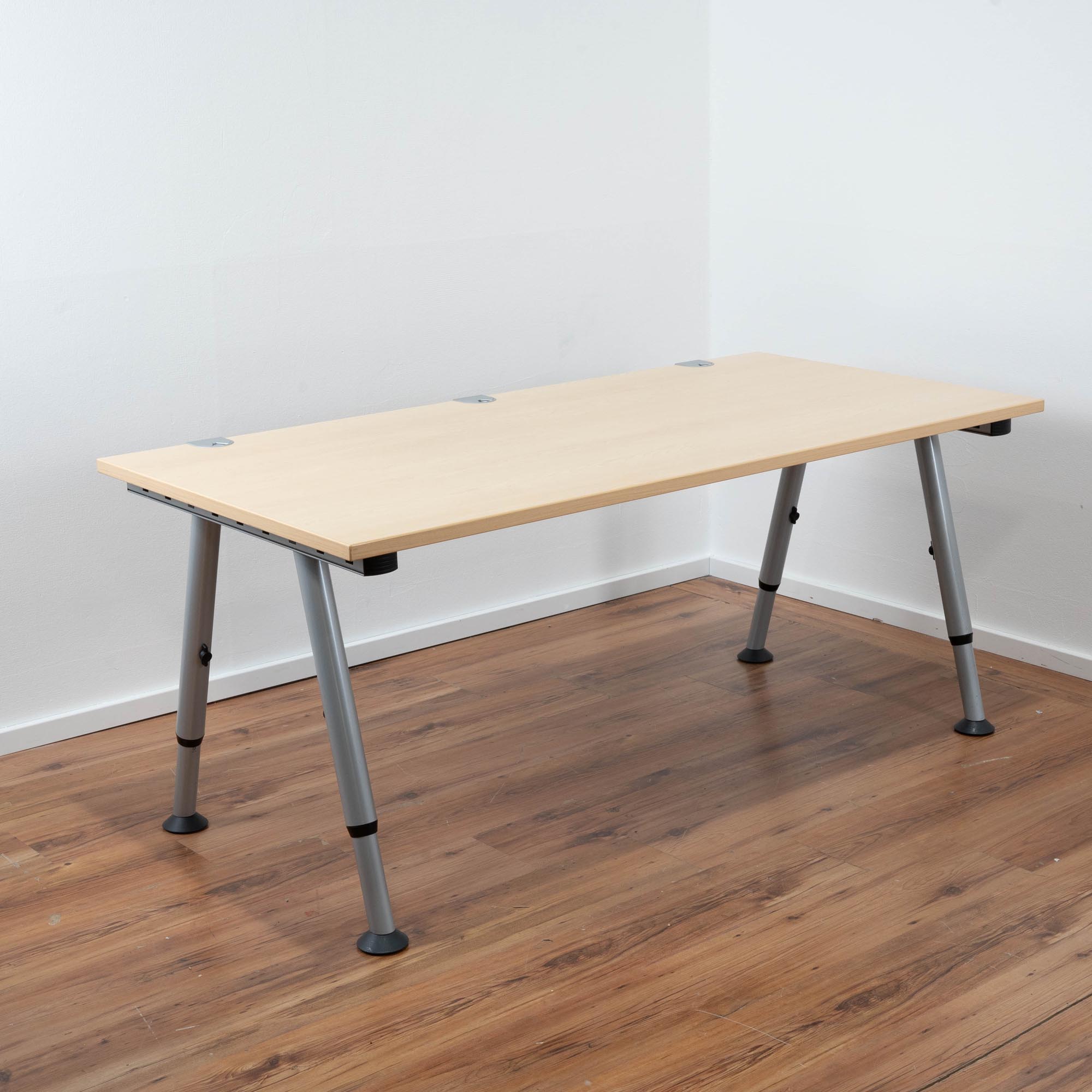 Vario Schreibtisch - 160x80 cm in Ahorn - A-Fußgestell in silber