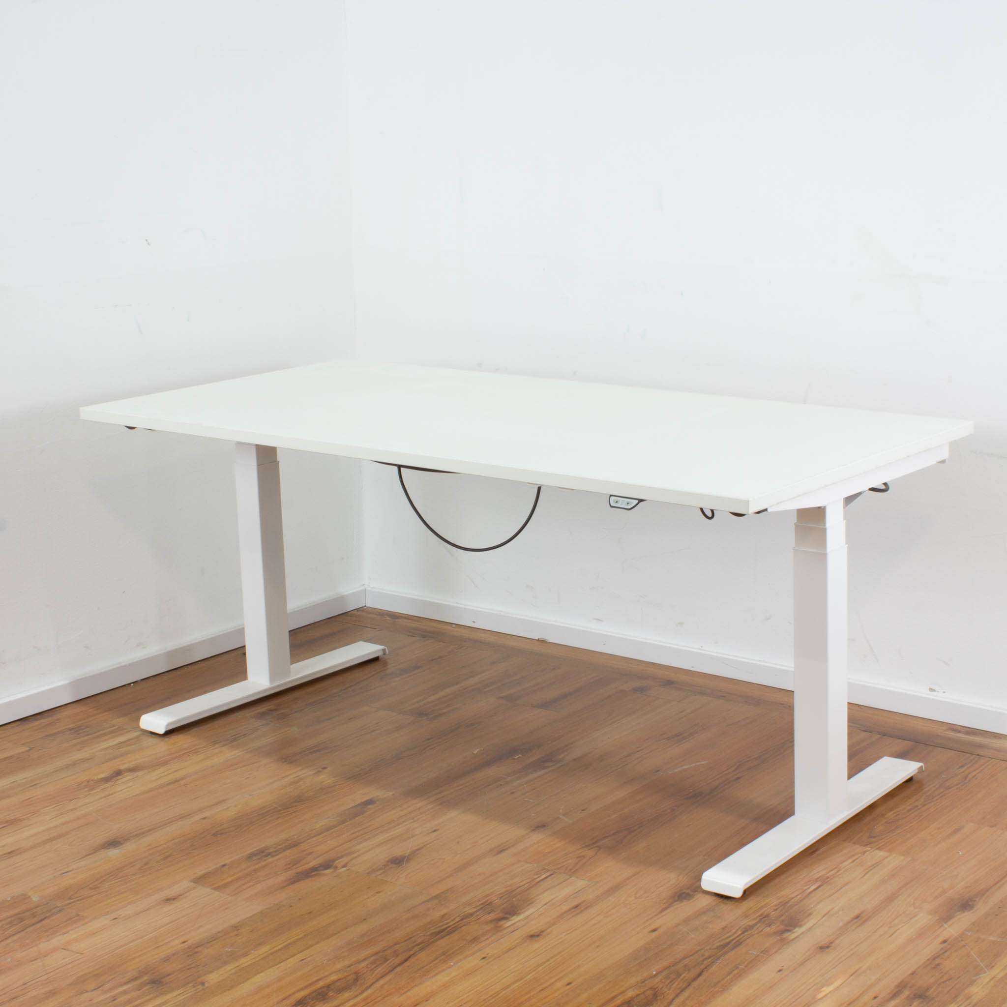 Kinnarps E-Schreibtisch weiß - 160 x 80 cm - elektrisch höhenverstellbar