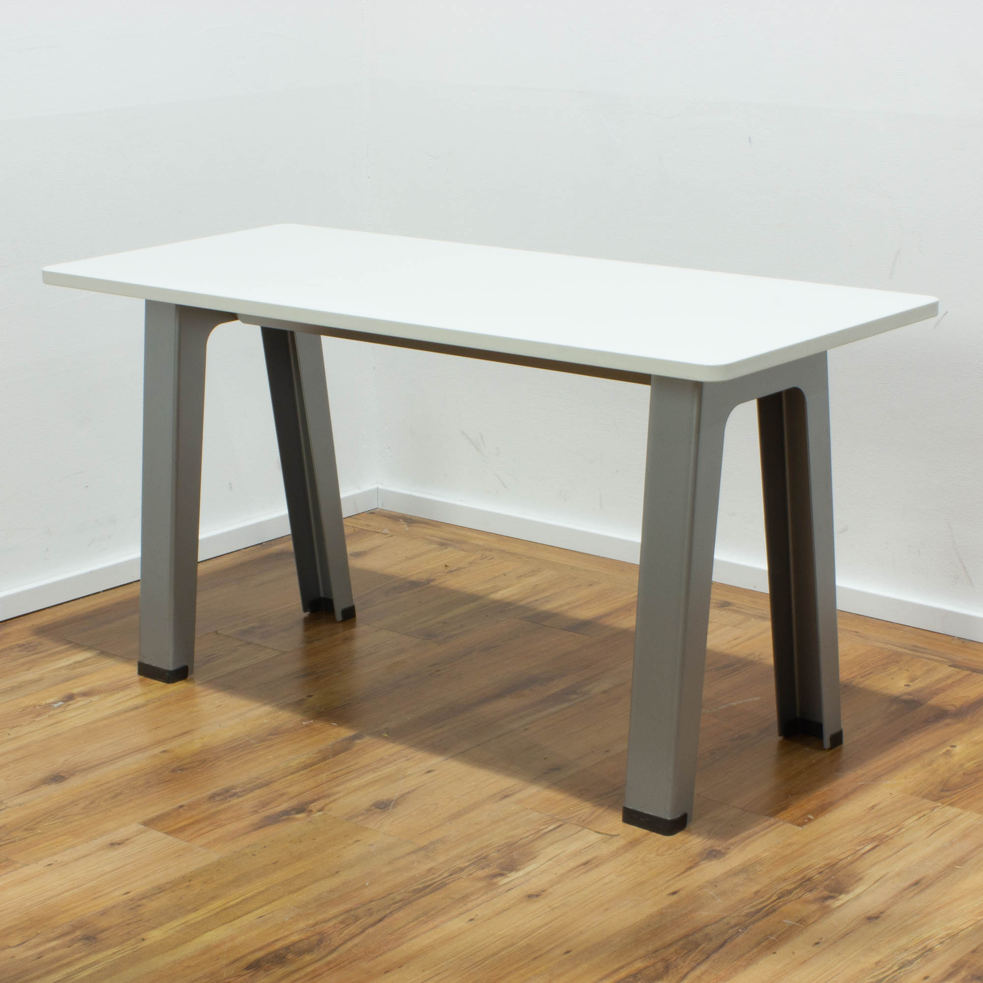 Steelcase B-Free Besuchertisch Tischplatte weiß