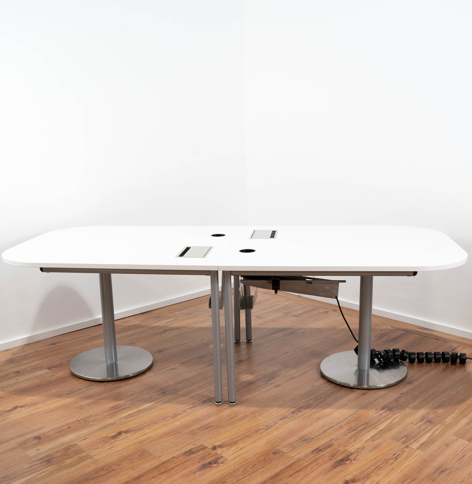 VS Möbel Konferenztisch 2-teilig weiß - 240 x 100 cm - 2x Tellerfuß - mit Kabelauslass