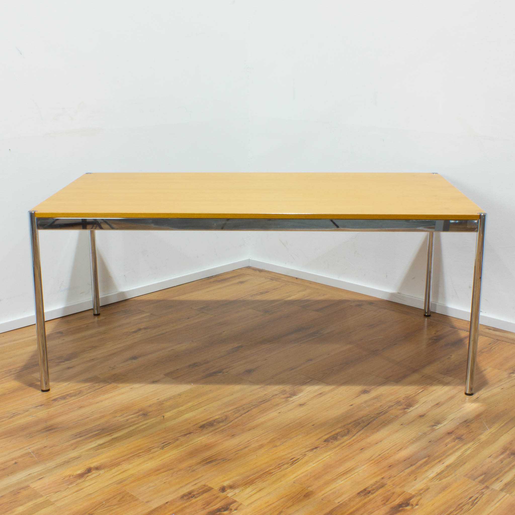 USM Haller Schreibtisch - Tischplatte eiche - gebraucht - 175 x 100 cm