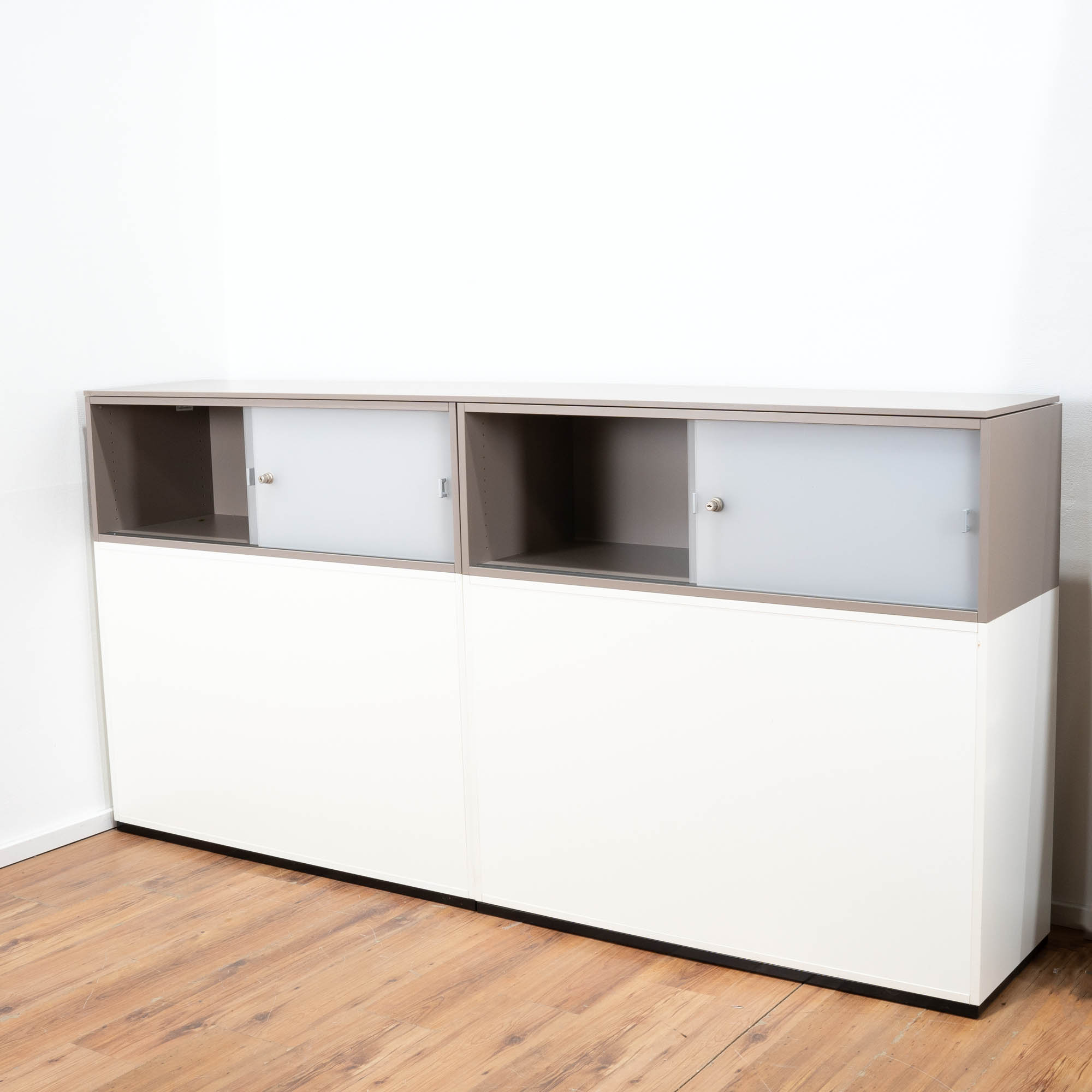 König & Neurath 2-teiliges Sideboard 3OH weiß - Schiebetüren - Maße: 234 x 43 x 120 cm (B/T/H)