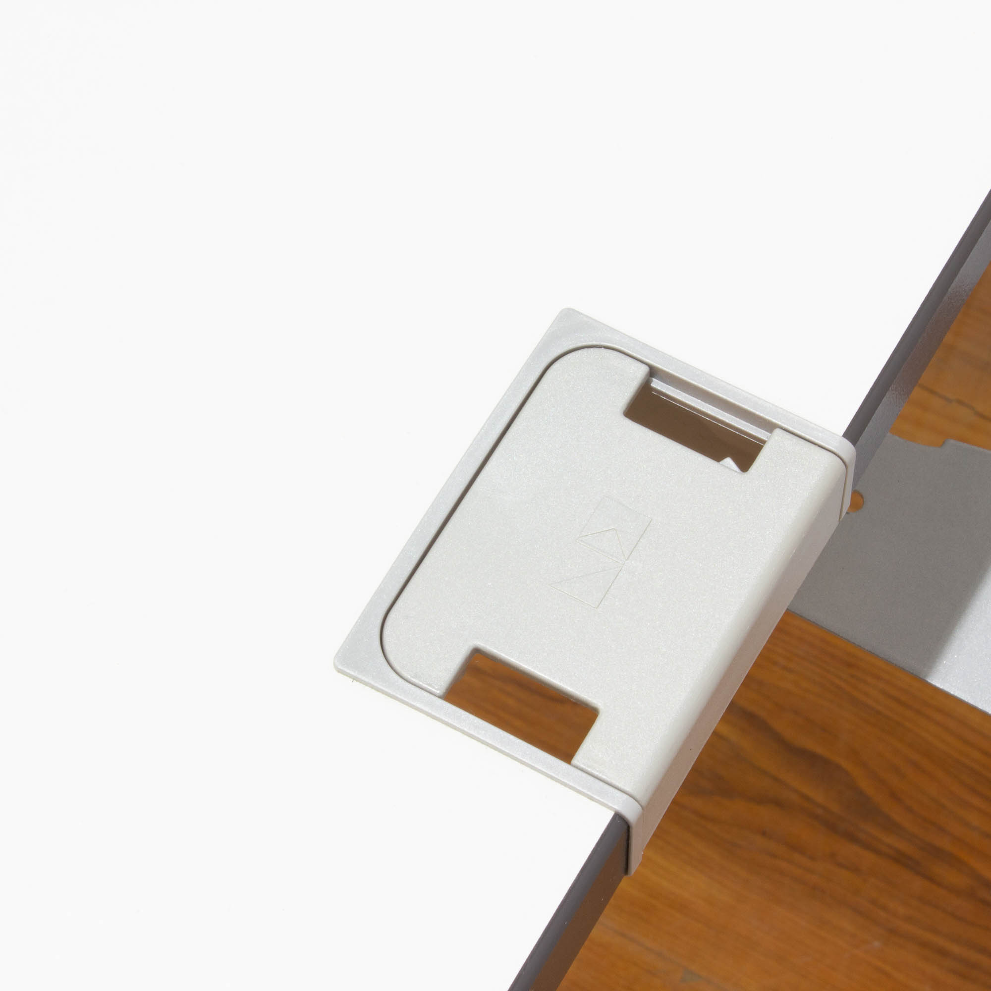 König & Neurath Schreibtisch Basic 4 - 180x80 weiß - 4-Fußgestell in silber