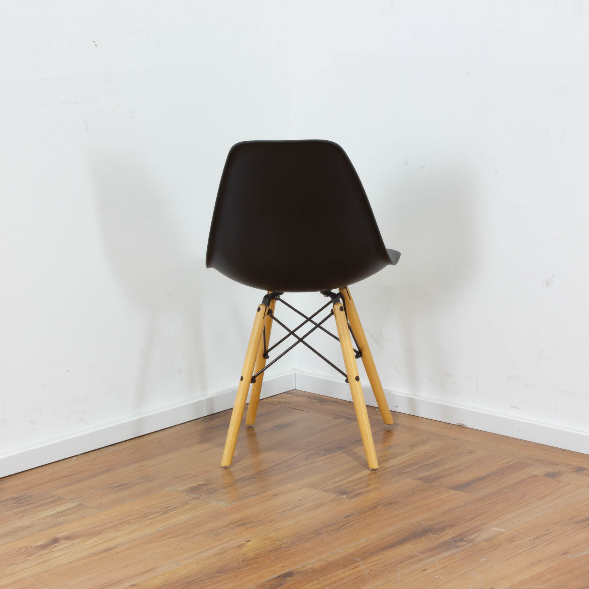 Schalensitz Stuhl Kunststoff schwarz - 4-Fußgestell Buche