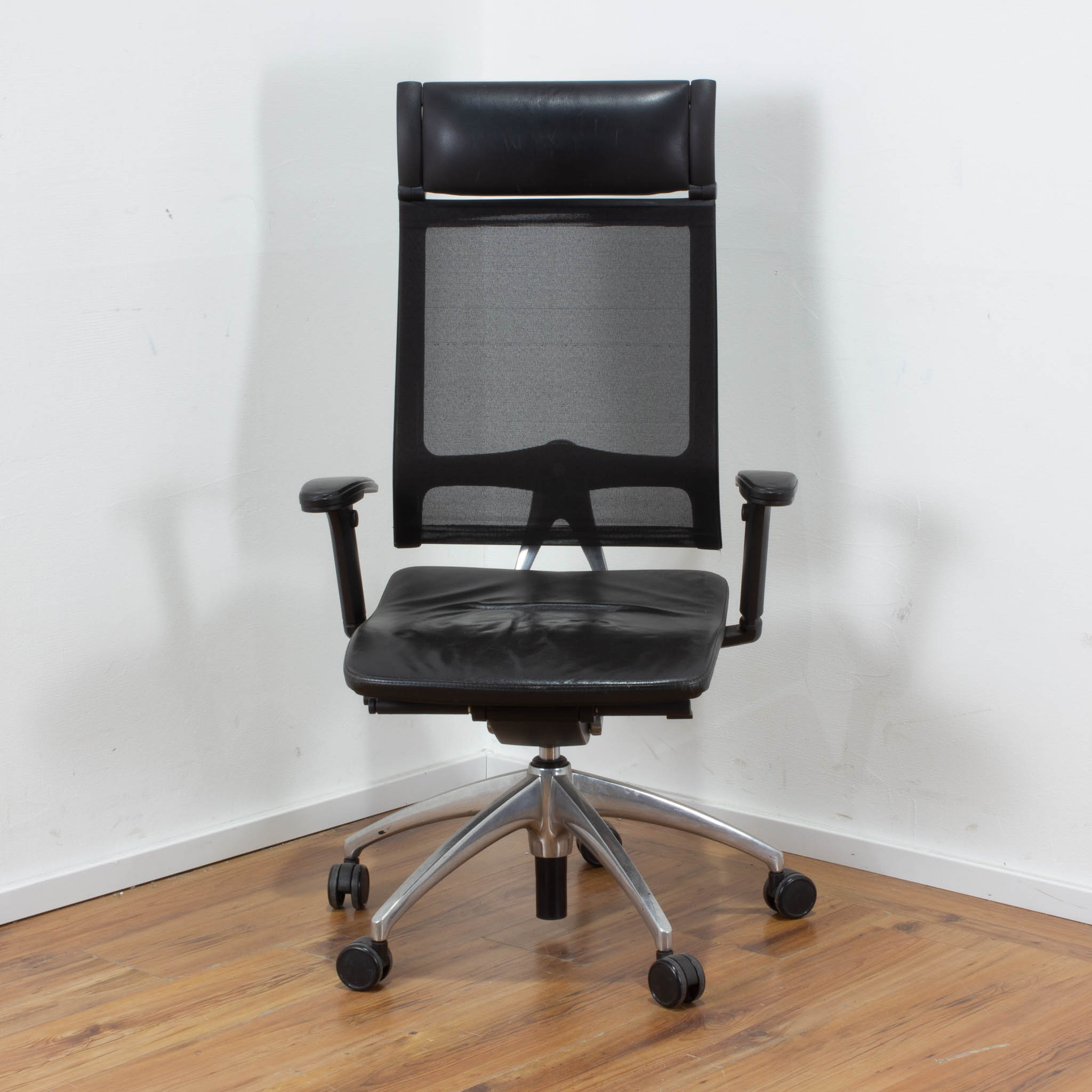 Sedus "Open Up" Bürodrehstuhl schwarz mit Netz-Rückenlehne 