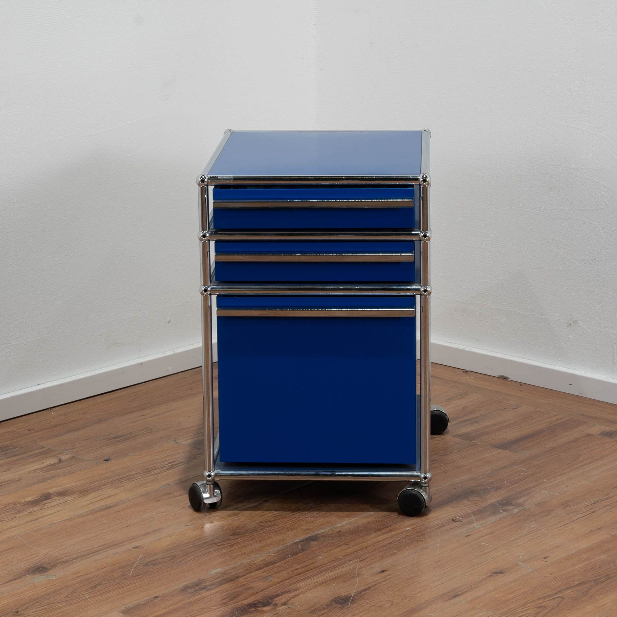 USM Haller Rollcontainer blau - 3 Schubladen - Maße: 60 x 40 x 50 cm (H/B/T) 