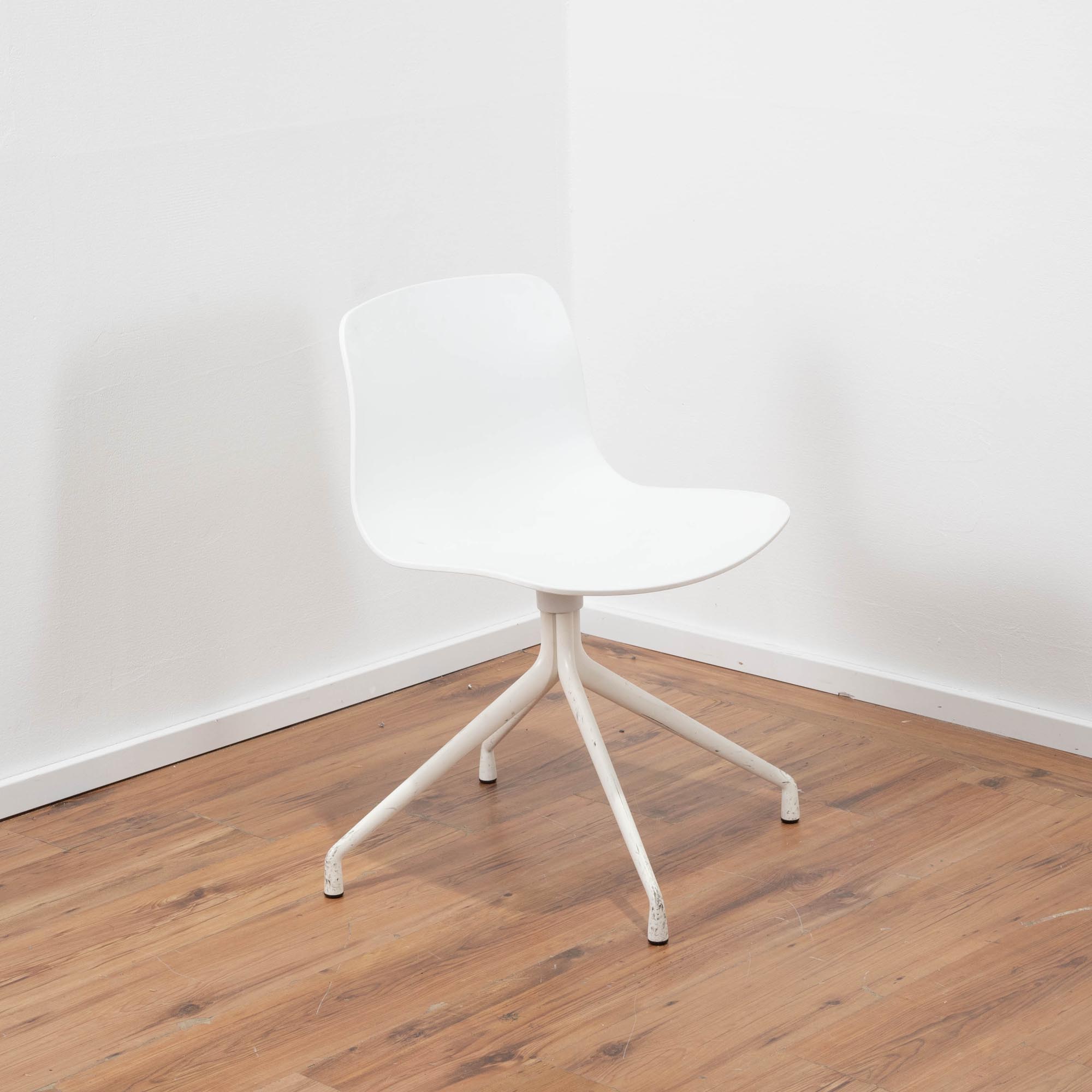 Hay "About a Chair" Besucherstuhl - Kunststoff weiß - 4-Fuß Gestell Metall weiß