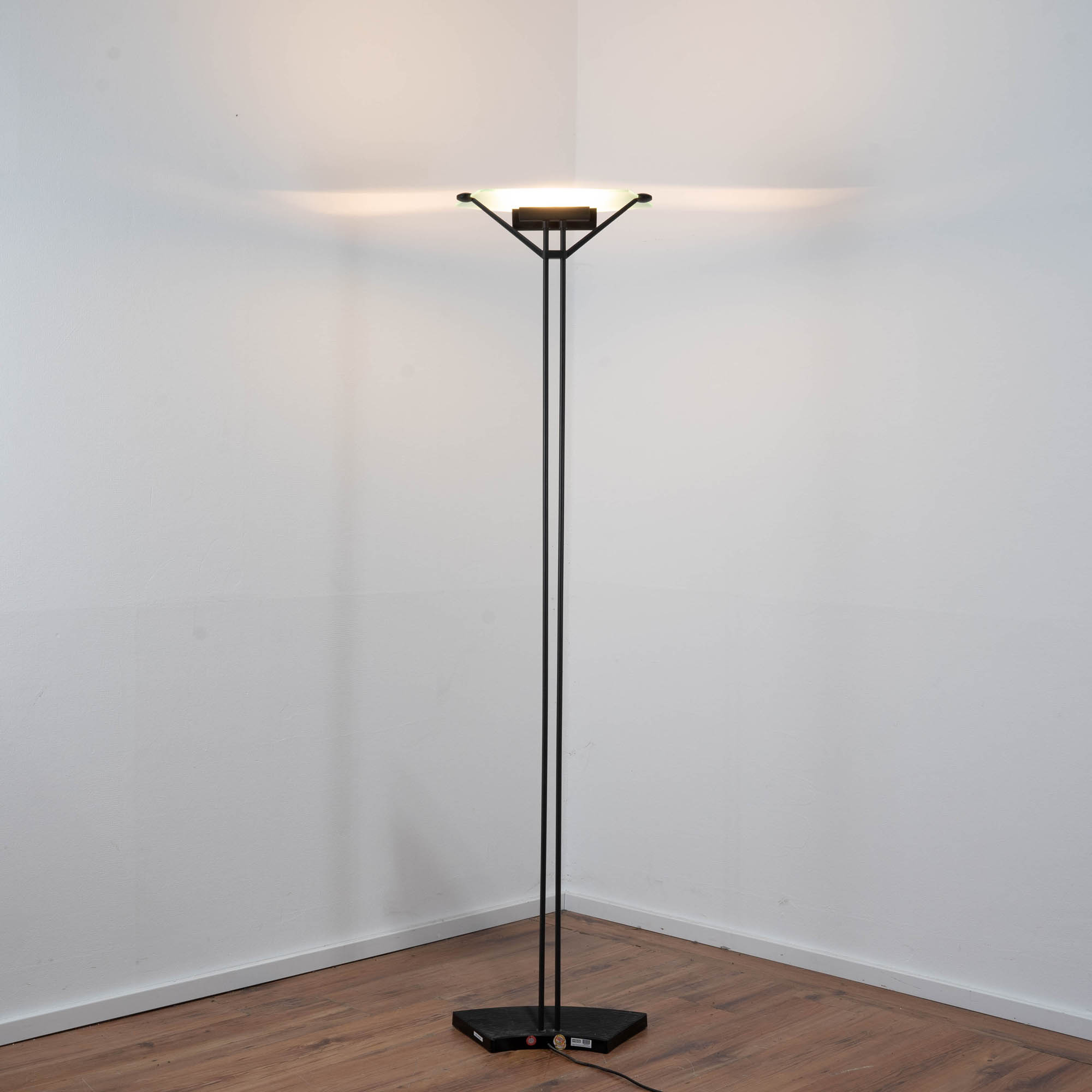 Stehlampe anthrazit - 180 hoch - Lampenschirm aus Milchglas - von Sigheaki Asahara