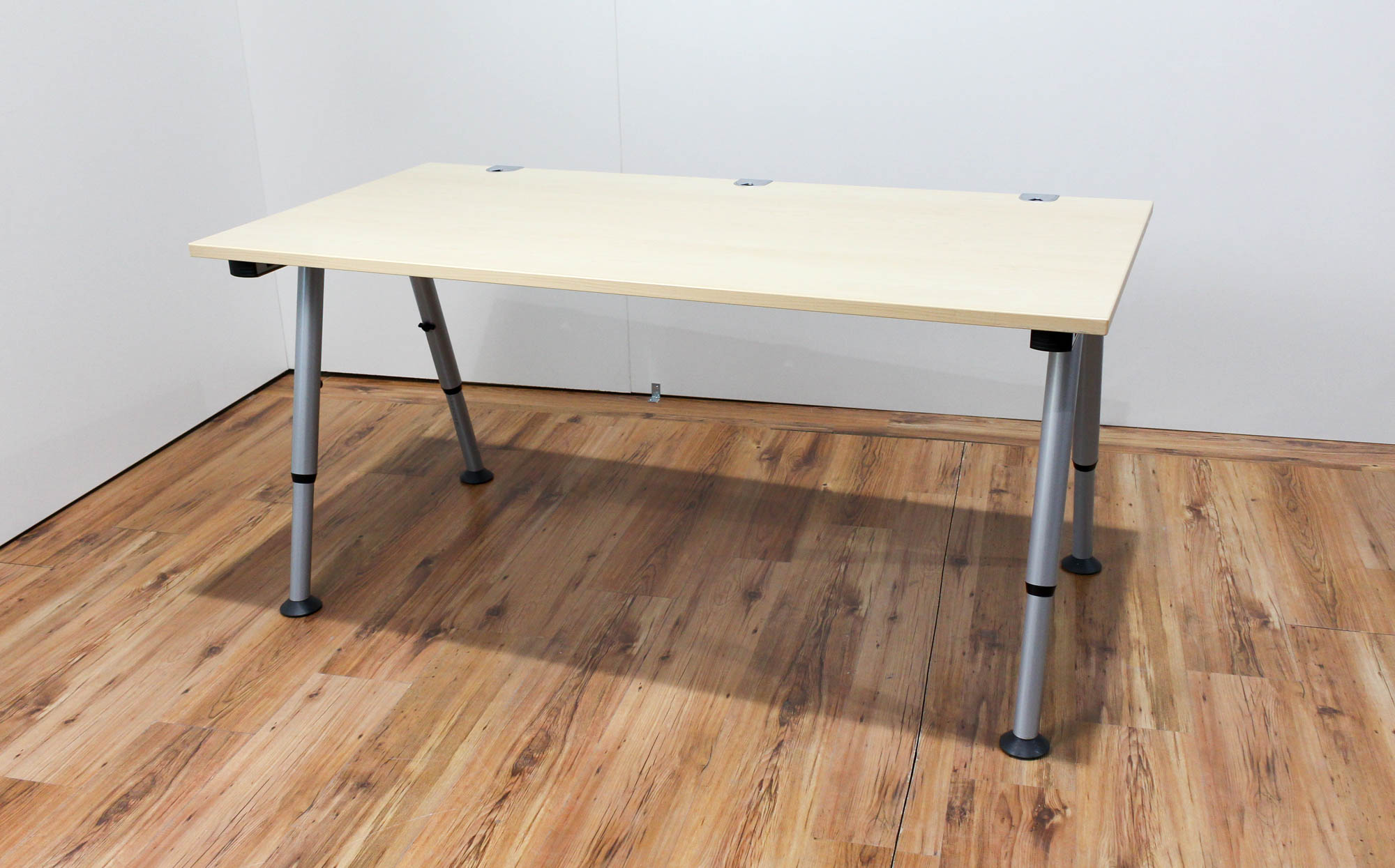 Vario Schreibtisch - 160x80 cm in Ahorn - A-Fußgestell in silber