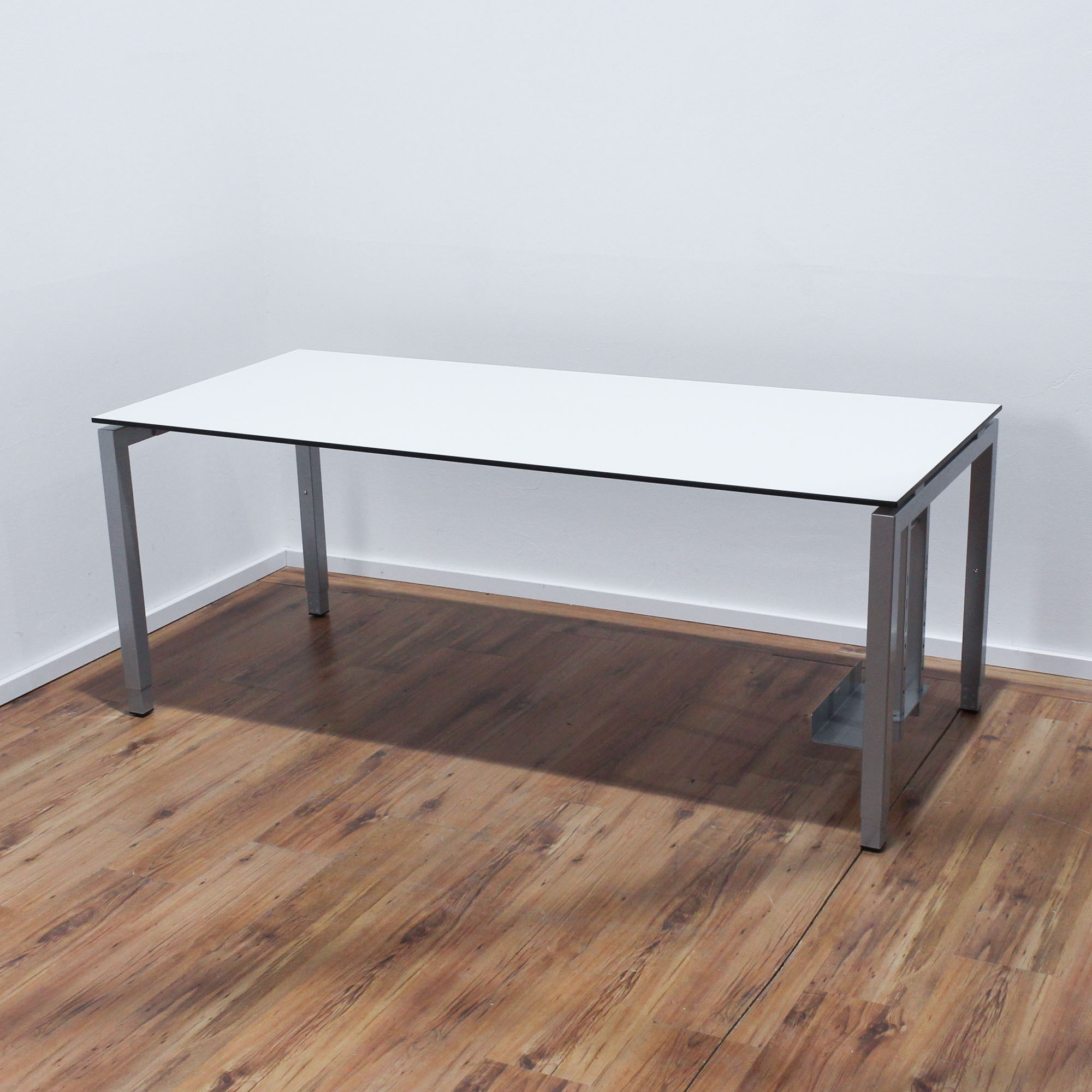 Sedus KMAT Temptation Schreibtisch - 180x80cm Platte weiß 4-Fußgestell silber