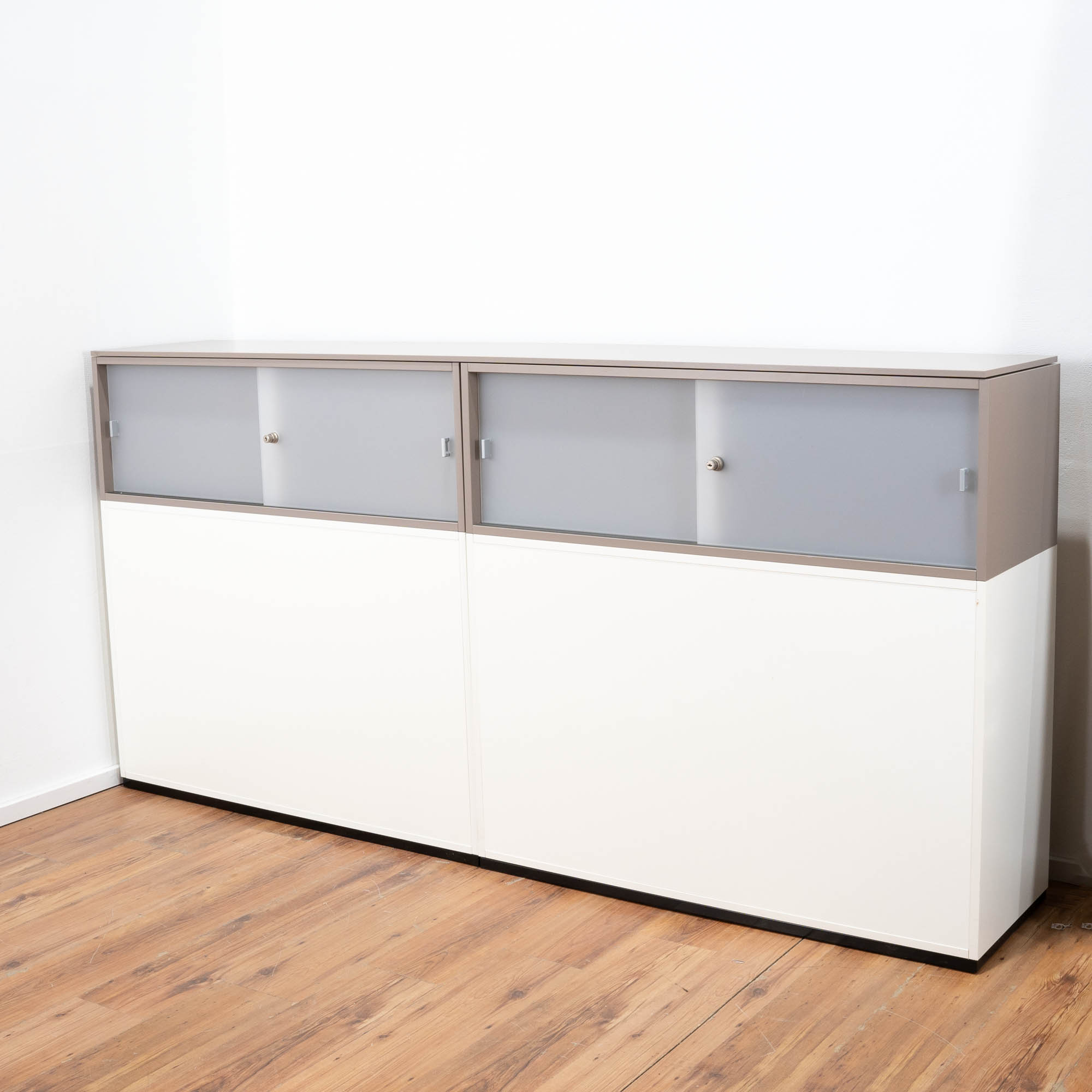 König & Neurath 2-teiliges Sideboard 3OH weiß - Schiebetüren - Maße: 234 x 43 x 120 cm (B/T/H)