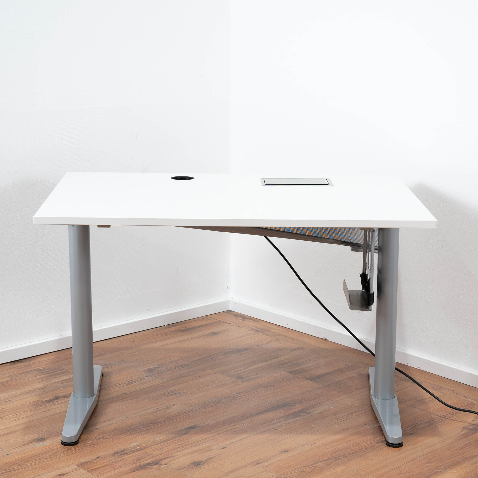 VS Möbel Schreibtisch weiß 120 x 80 cm mit Kabelbox und Kabelauslass - Gestell Silber