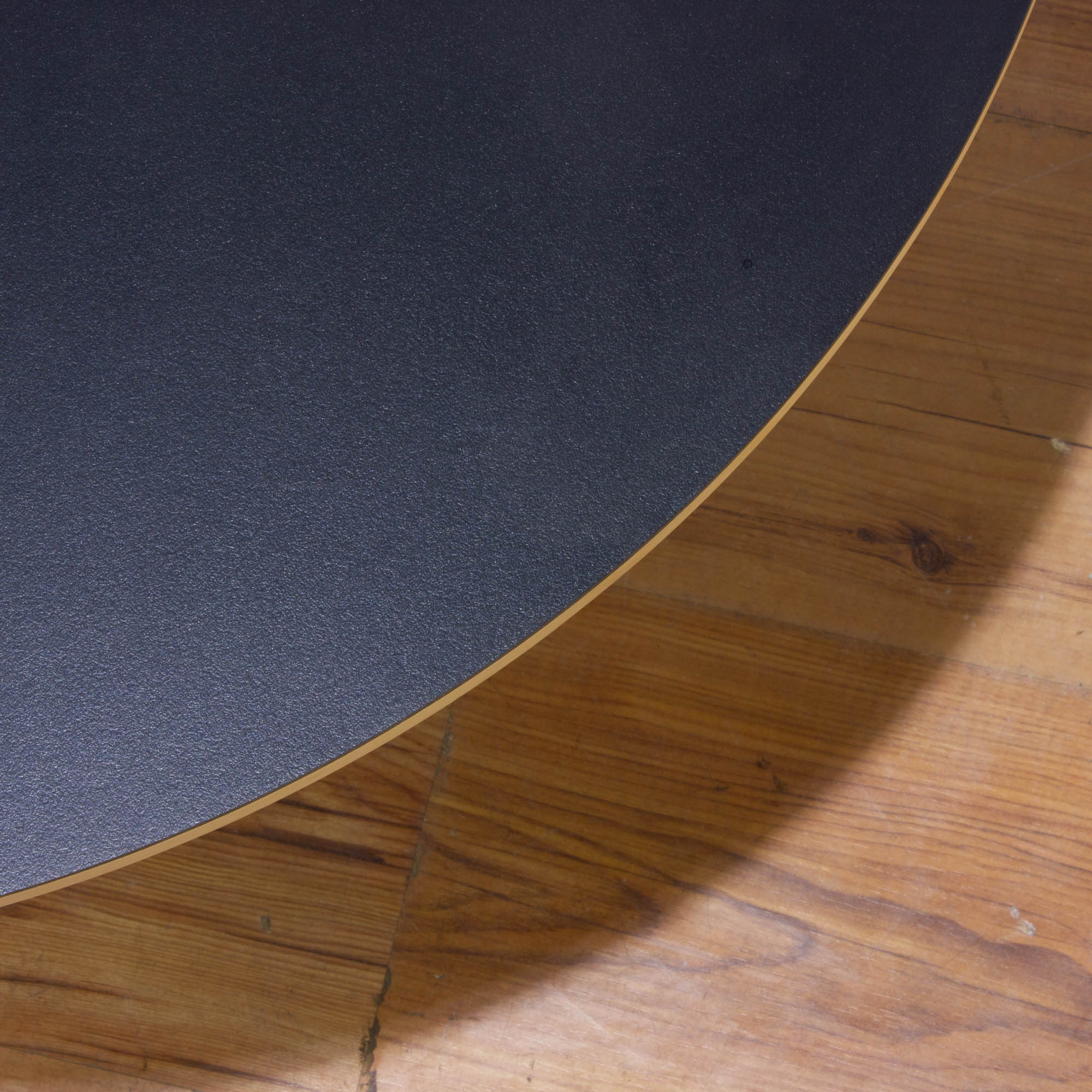 Vitra Nelson Coffe Table Beistelltisch - Platte schwarz Ø70 cm - 4-Sternfuß schwarz