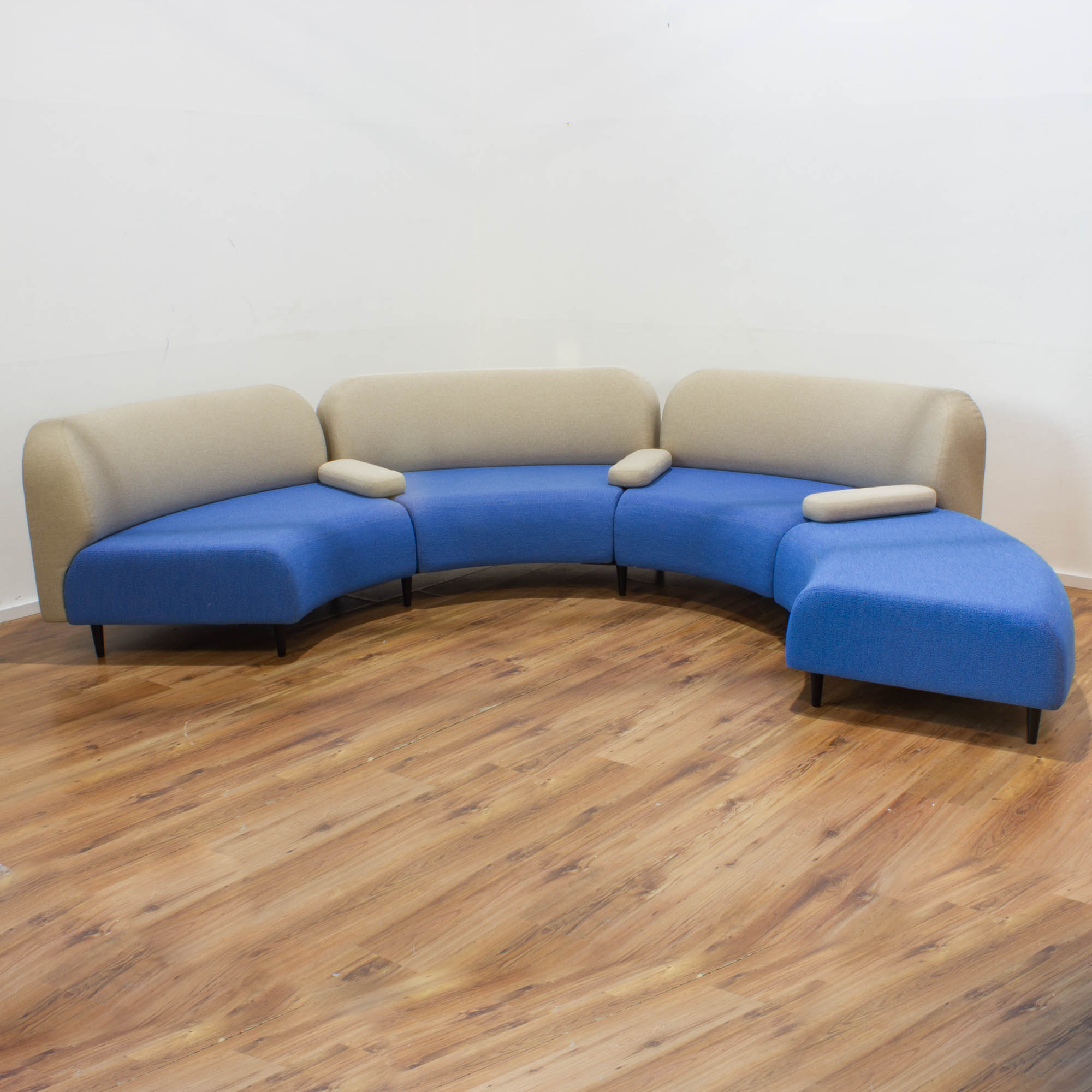 La Manufacture  du Design - Sofa 4 teilig - Stoff blau - Rückenlehne beige