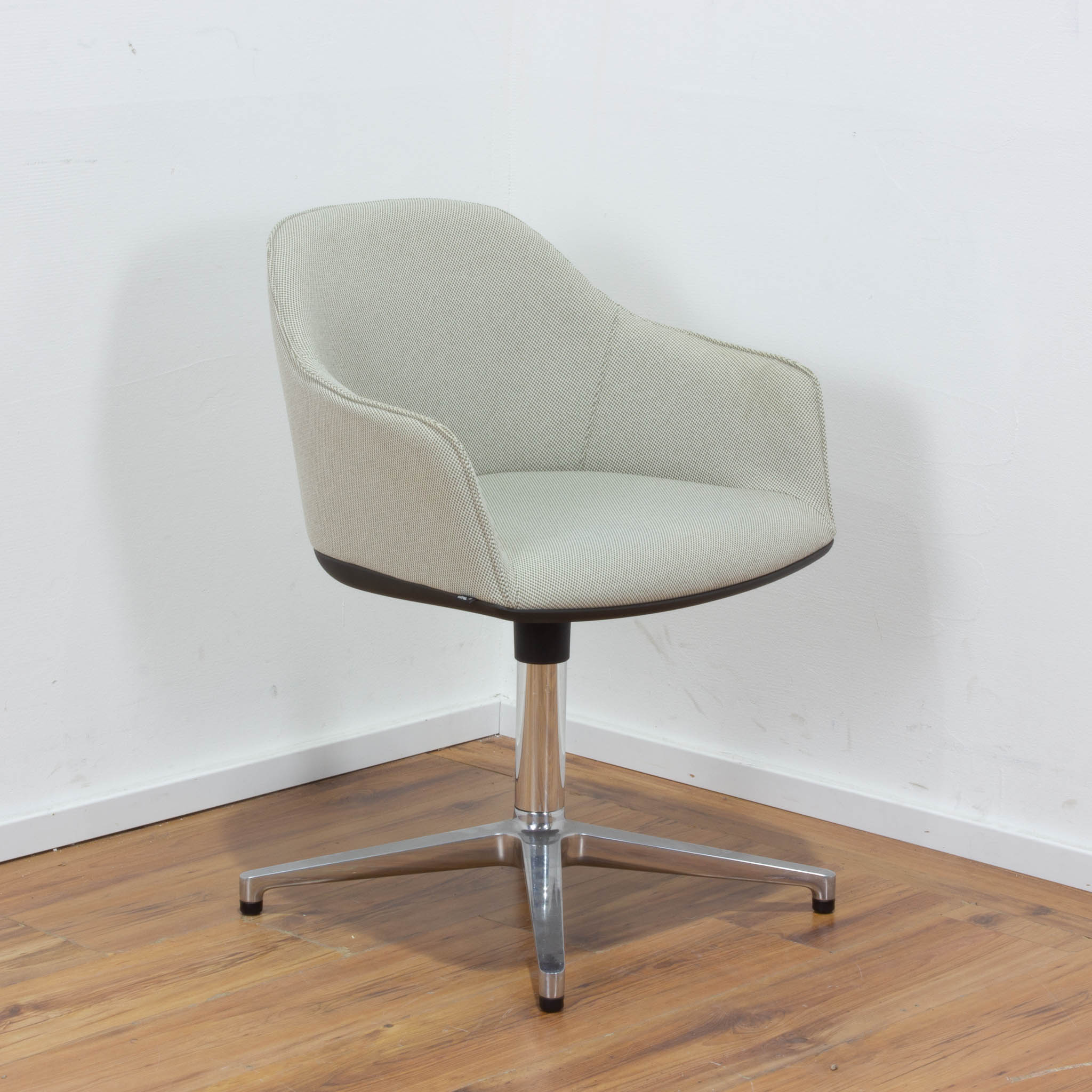 Vitra Softshell Chair - beige - von Ronan und Erwan Bouroullec