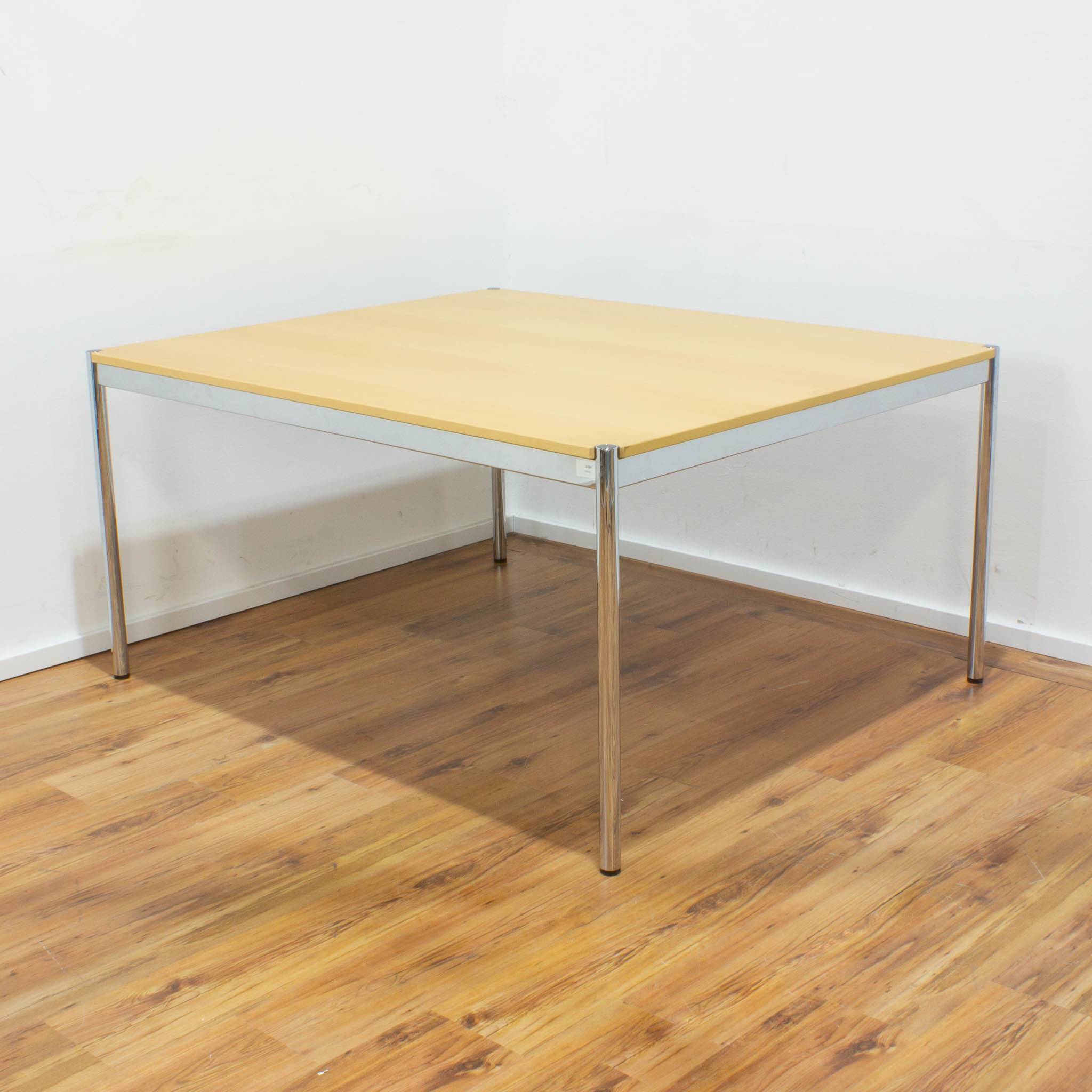 USM Haller Schreibtisch - Tischplatte buche - gebraucht - 150 x 125 cm 