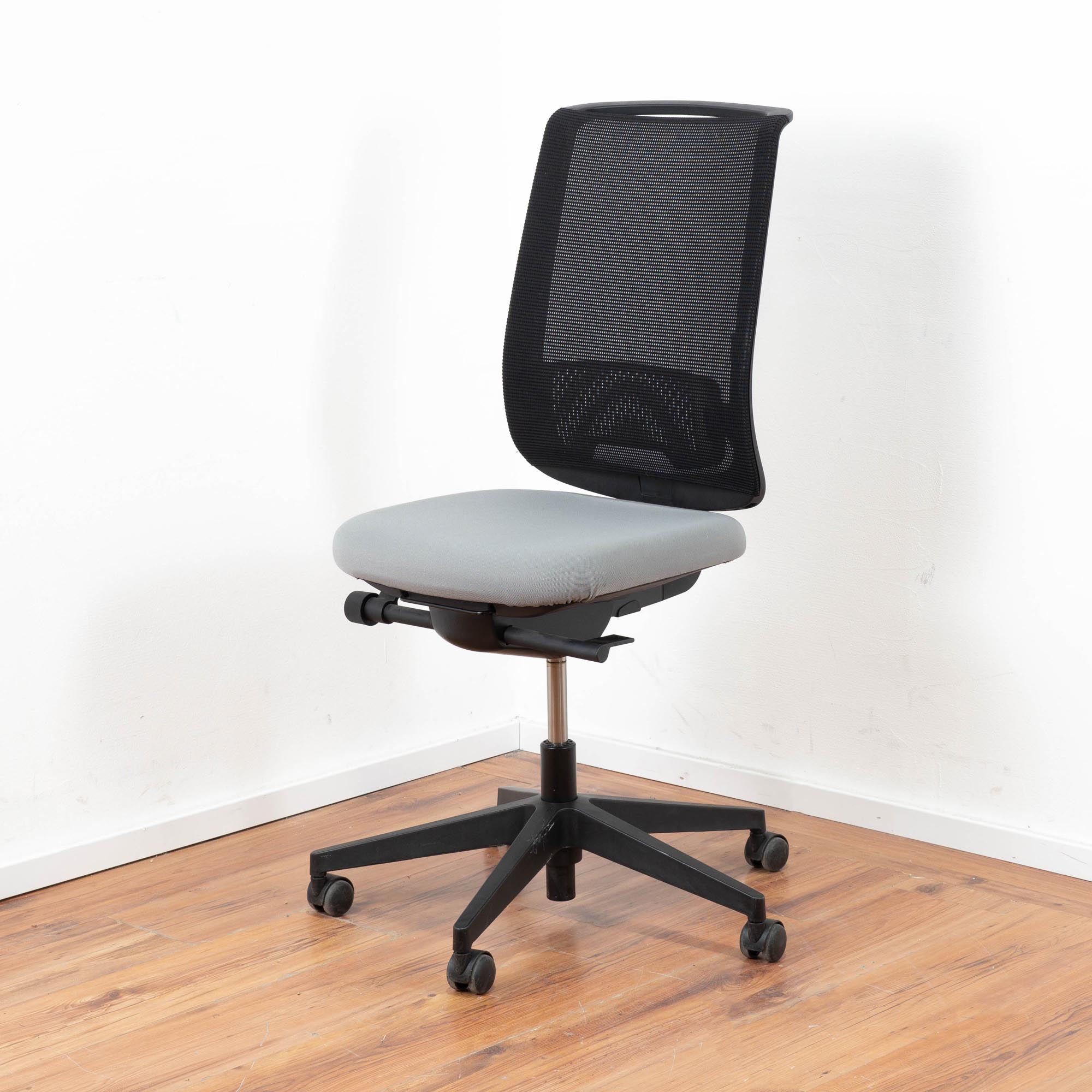Sedus Bürodrehstuhl P466 Work 1 - Sitzpolster grau - Netzrückenlehne schwarz